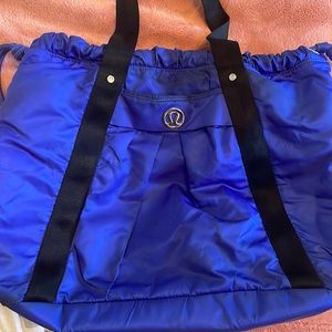 Authentic Lululemon "Effortless" RARE blue tote